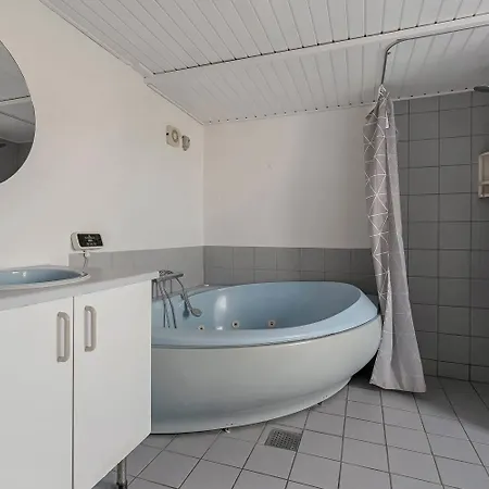 I Vrist Med Og Sauna Sj276 Harboør