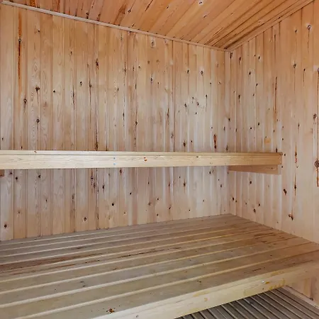 Semesterbostad I Vrist Med Og Sauna Sj276