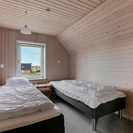 I Vrist Med Og Sauna Sj276 Feriehus Harboør